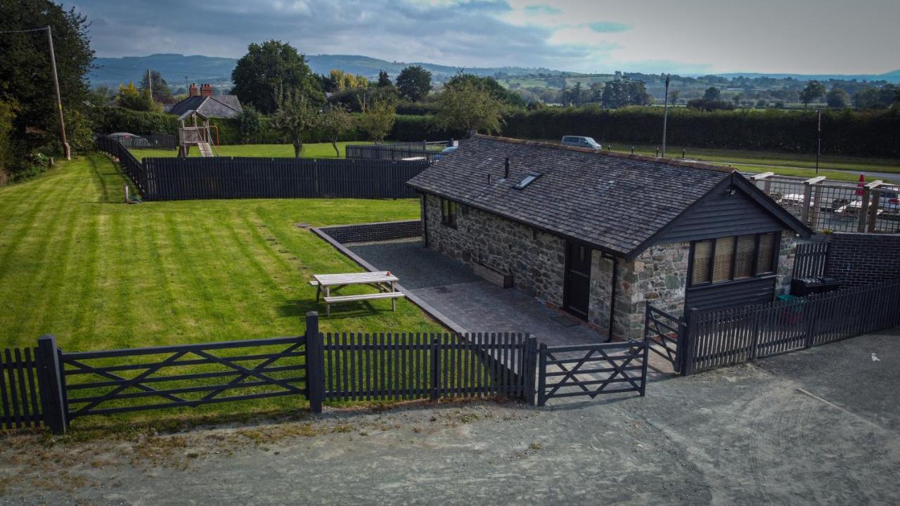 Smithy Cottage Berriew 外观 照片